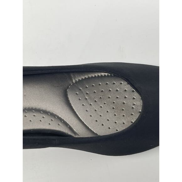 Coach and Four Women's Size 7 Almond Toe Heels Pump Black Shoes - Picture 11 of 13